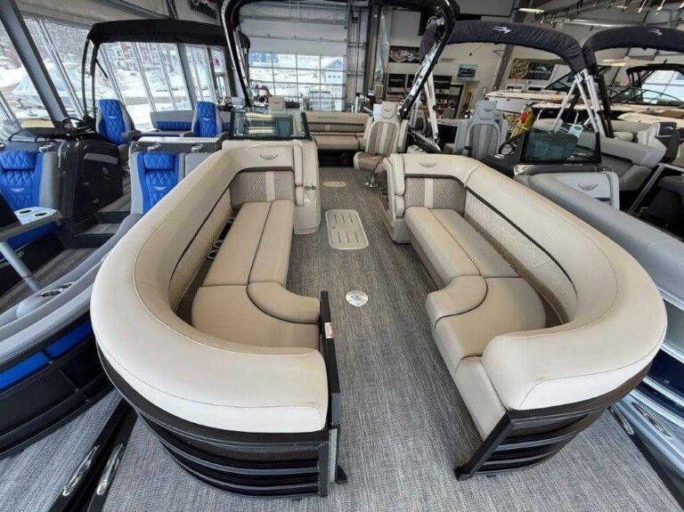 2026 Bennington 24MCSB - Center Swingback - Carbon Fiber Arch!!! US-ETWS9308J526 [photo 1]